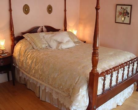 The Bridge Street Inn Charlevoix Phòng bức ảnh